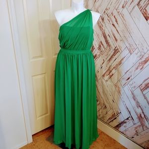 Alfred Angelo 💚Green chiffon Bridesmaid dress size 16 runs like 14